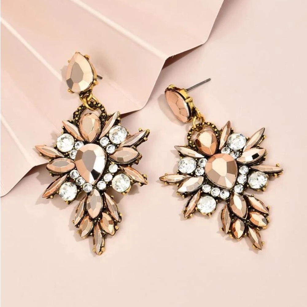 💖NEW! Rhinestone Drop Earrings - Picture 3 of 6